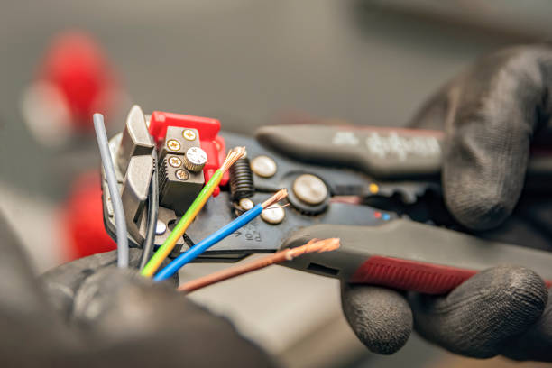Professional Electrician in Wainaku, HI